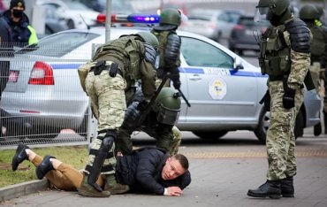 На протестах в Минске стрельба и задержания