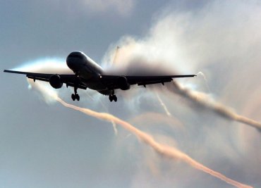 Одесский депутат ищет самолеты, которые распыляют коронавирус