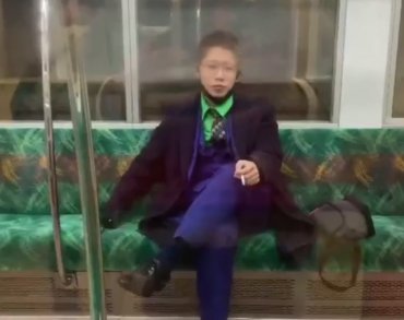 Подражал Джокеру: в японском метро мужчина устроил кровавую резню