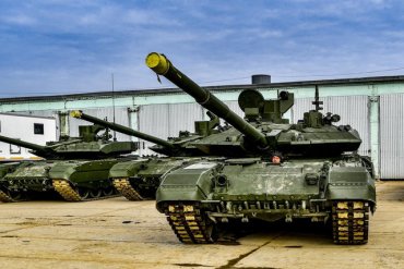 Россия перебросила к украинской границе танковый батальон Т-80У