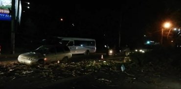 Мощный ураган из Турции накрыл Крым: часть полуострова осталась без электричества