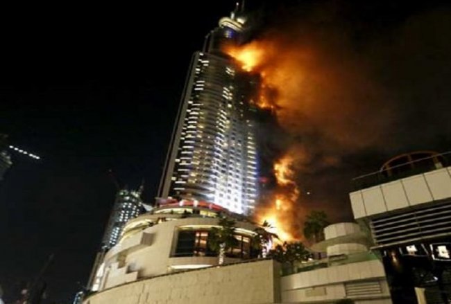 У Дубаї спалахнула потужна пожежа в хмарочосі біля Бурдж-Халіфа