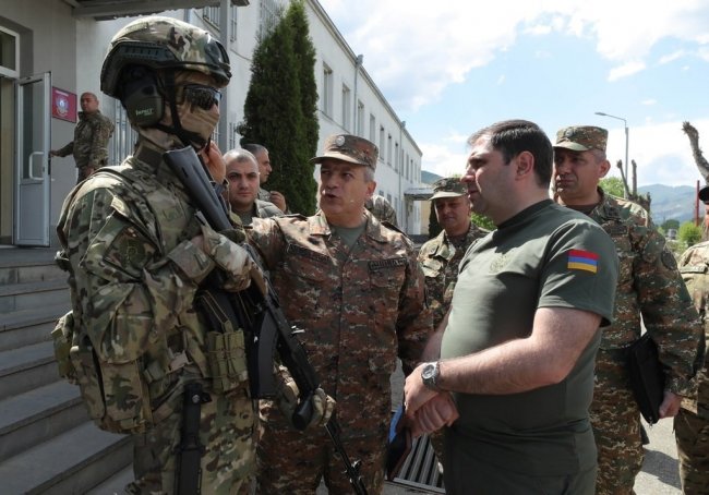 Армения заявила о нежизнеспособности советско-российской военной школы