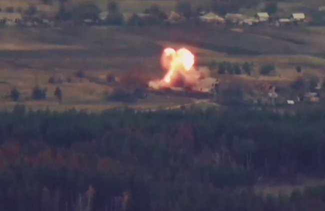 Украинские морпехи показали яркое уничтожение склада топлива оккупантов на Луганщине