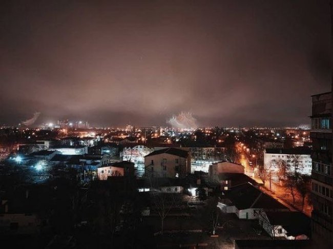 У Джанкої вночі пролунали вибухи: в частині міста зникло світло