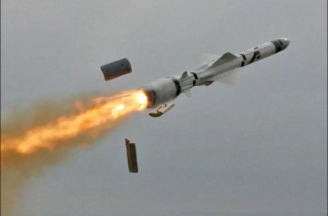 Россия обстреливает Украину ядерными ракетами без боевого заряда: стала известна причина