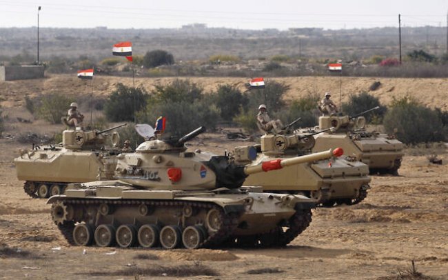Египет стягивает танки к границе с сектором Газа