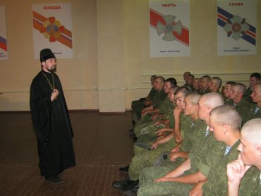 РПЦ поддержала создание вооруженного полка православных