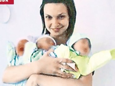 В Днепропетровске медсестры устроили фотосессию с недоношенными младенцами