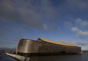 Голландец построил Ноев ковчег в натуральную величину