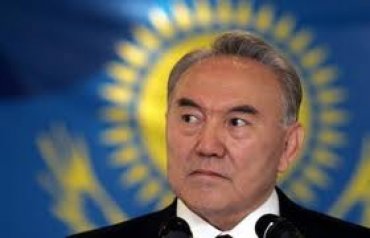 Назарбаев переводит казахский язык на латиницу