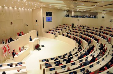 В парламенте Грузии депутаты подрались из-за Евромайдана