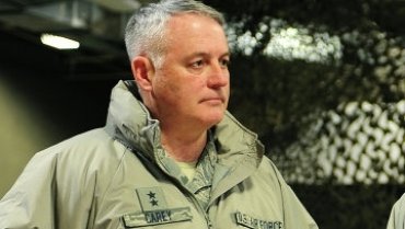 В США уволили генерала за пьянство в России