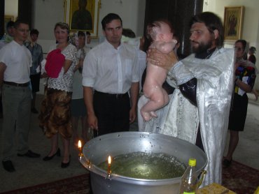 РПЦ выдвинула условия крещения детей суррогатных матерей