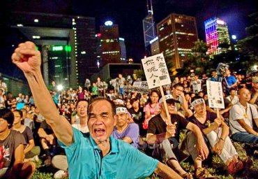 Лидеры протестов в Гонконге решили сдаться полиции