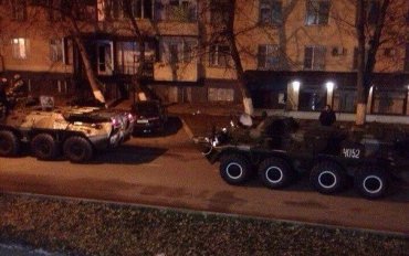Чеченские боевики захватили школу в центре Грозного