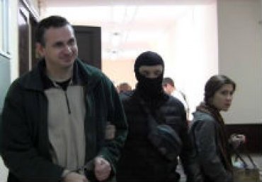 Режиссеру Олегу Сенцову продлили арест до апреля