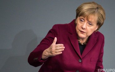 Меркель получила премию за заслуги перед иудаизмом