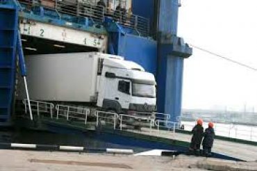 Крымские дальнобойщики не могут покинуть Турцию из-за владельцев грузовиков