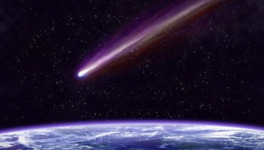 На планету Земля движется необычная комета