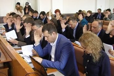 Порошенко подписал закон о поименном голосовании в местных советах