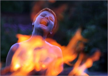 В России женщины пытались сжечь соседку-ведьму