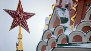 Звезды на кремлевских башнях хотят заменить двуглавыми орлами