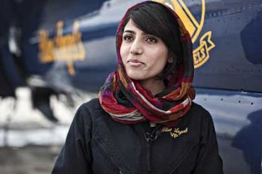 Первая летчица ВВС Афганистана попросила убежища в США