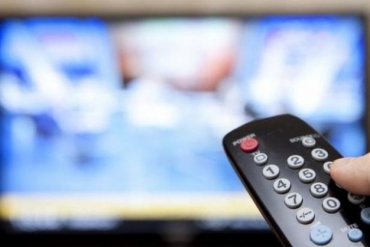 Украинские телеканалы будут лишать лицензии за «голубые огоньки»