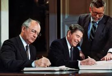 Путин не понял, зачем Горбачев подписал с Рейганом договор