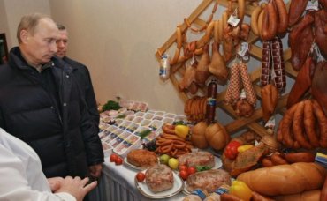 Россия вводит налоги на колбасу, газировку и чипсы