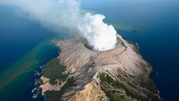В Новой Зеландии произошло извержение вулкана. Есть погибшие