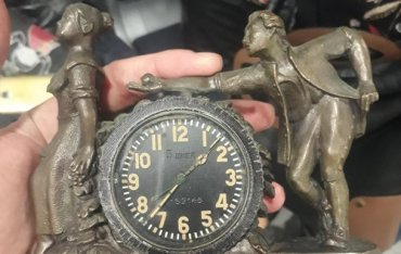 Украинка в своем багаже везла радиоактивные часы
