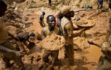 На золотодобывающей шахте погибли 30 человек