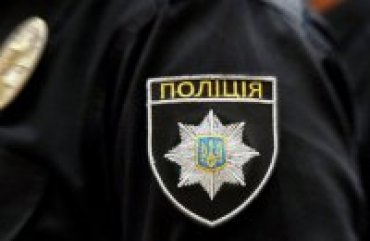 В Киеве задержали женщину, напавшую на полицейского