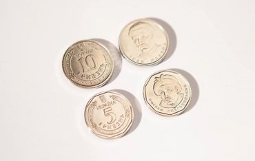 В обращении появились монеты номиналам в 5 гривен