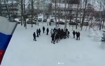 Российские силовики тренировались разгонять митинги на школьниках