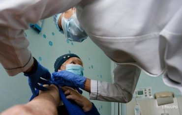 Треть украинцев готовы купить вакцину от COVID-19