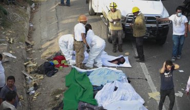 В Мексике перевернулся грузовик с мигрантами: более 50 погибших