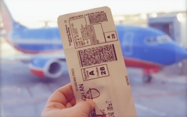 Украинская авиакомпания объявила о готовности продавать билеты за “тысячу Зеленского”