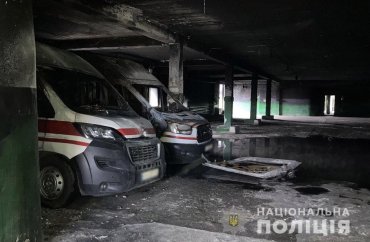 В Краматорске произошел масштабный пожар на станции скорой помощи: сгорело 10 машин