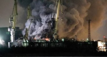 Тушили сутки: в Санкт-Петербурге дотла сгорел военный корвет