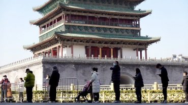 В Китае на карантин из-за COVID-19 закрыли многомиллионный город