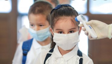 “Омикрон” любит детей: ученые заметили аномальную особенность вируса