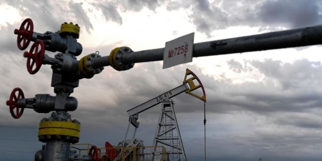 ЄС погоджує стелю ціни на російську нафту в $60