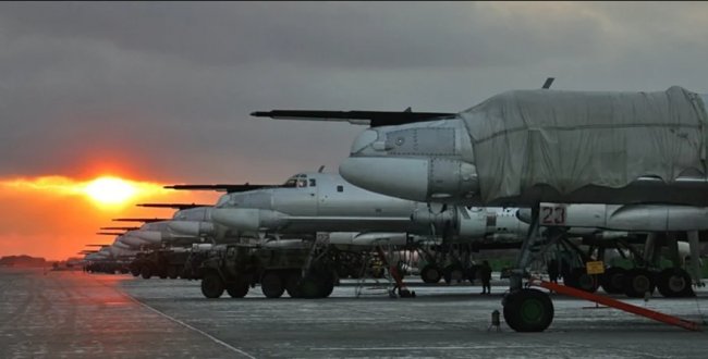 Беспилотник атаковал российский аэродром Энгельс-2: повреждены самолеты, ранены люди