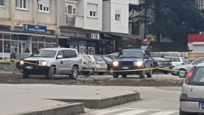 У Косові пролунали вибухи: повідомляють про поліцейський штурм будівлі