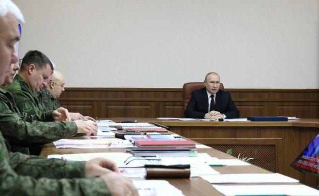 Путін відвідав штаб військ, задіяних в Україні, і спитав генералів, як далі воювати