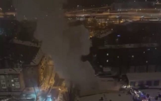 В Москве горит воинская часть