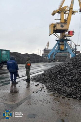 Что происходит? СБУ обнаружили  в портах подпольные склады с железной рудой на 1,8 млрд грн, а АМПУ утверждают, что ничего об этом не знали